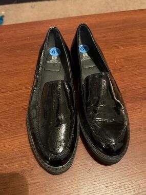 Women’s White Mountain Black Patent Leather Slip-On Loafers